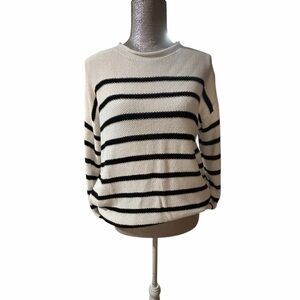 Self Contrast Striped Black and White Sweater